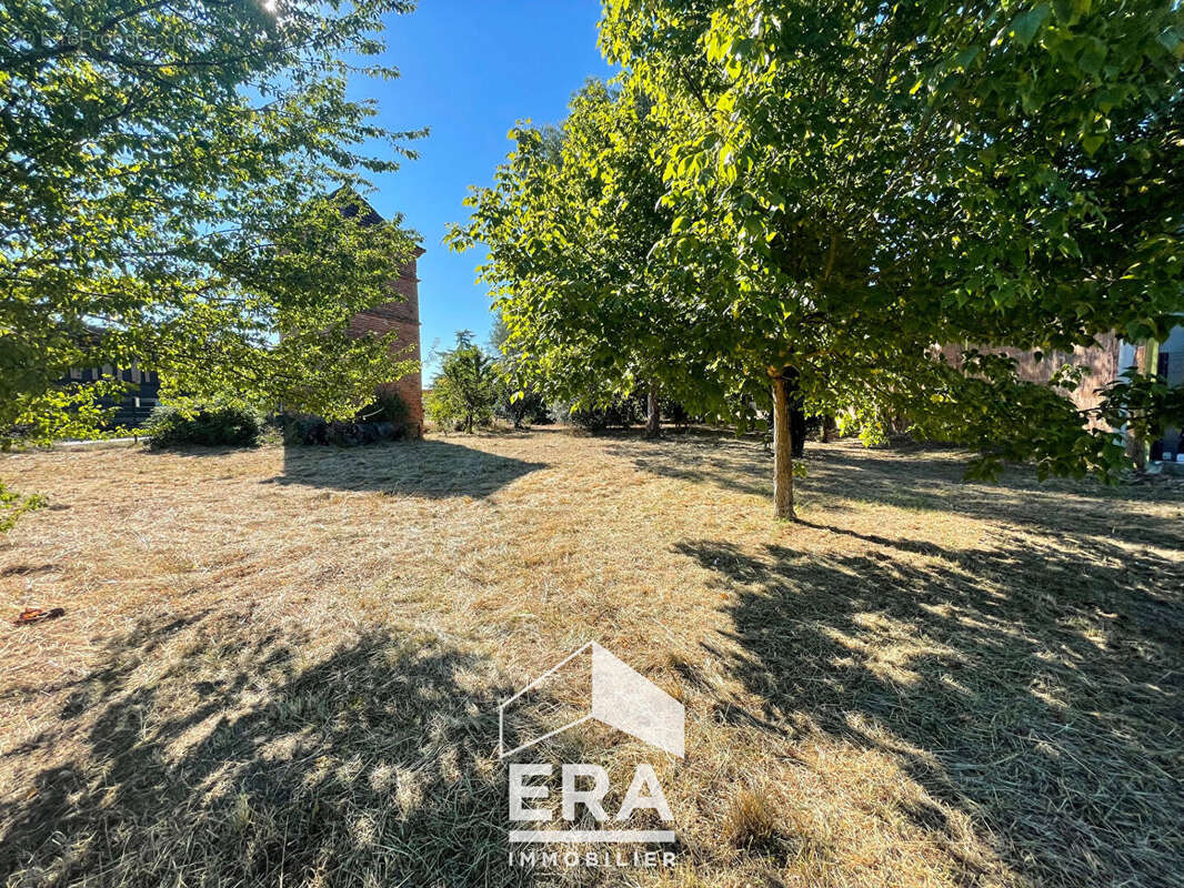 Terrain à LESCURE-D&#039;ALBIGEOIS