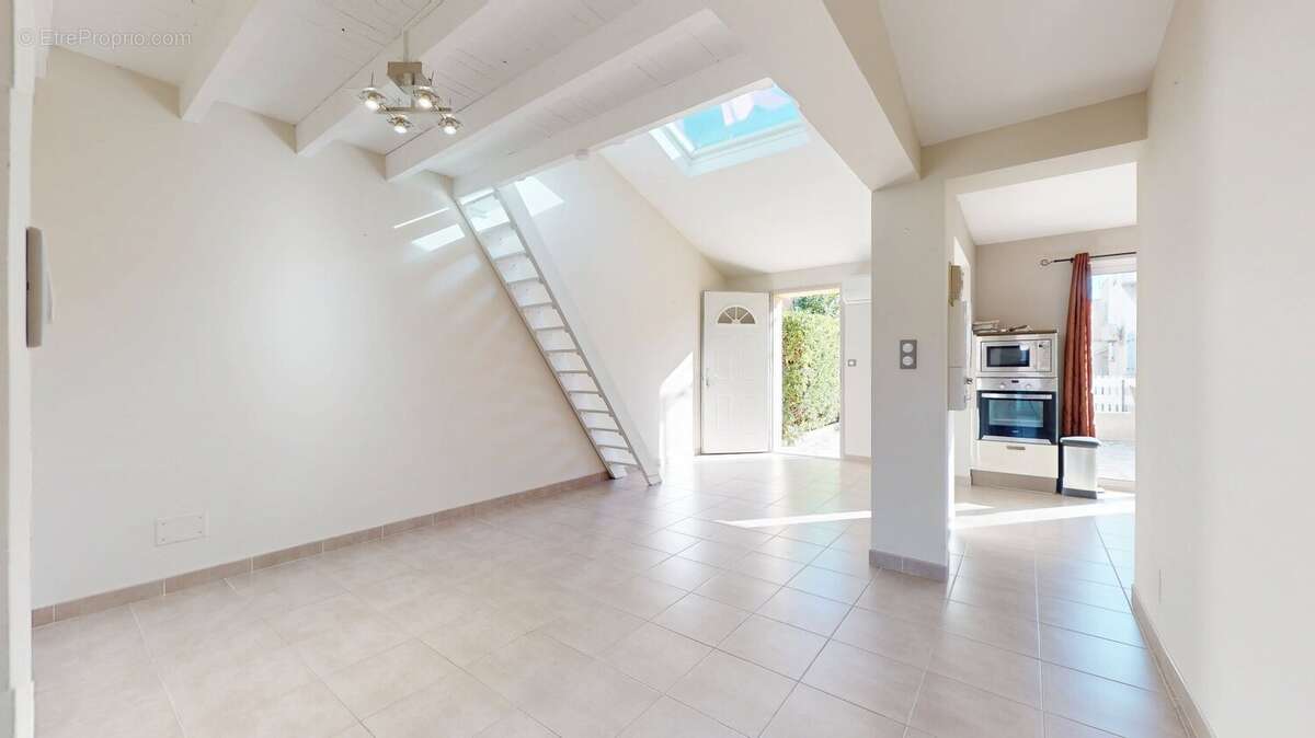 Villa rénovée 3 pièces - photo 15