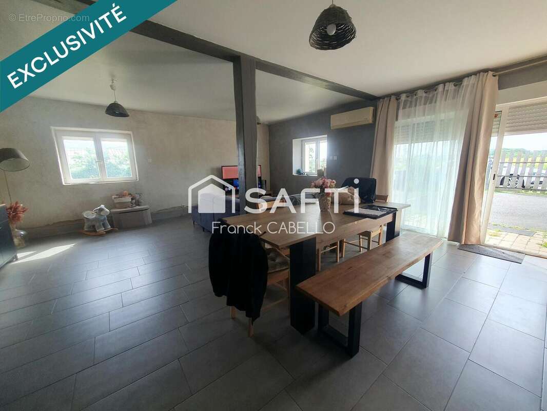 Photo 3 - Maison à SAINT-REMY-EN-ROLLAT