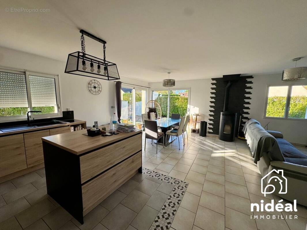 Maison à FERRIERES-HAUT-CLOCHER