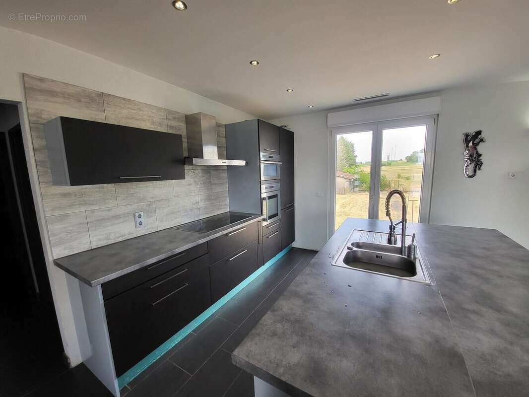 Maison 124 m² à Mercy-Le-Bas  - photo 4