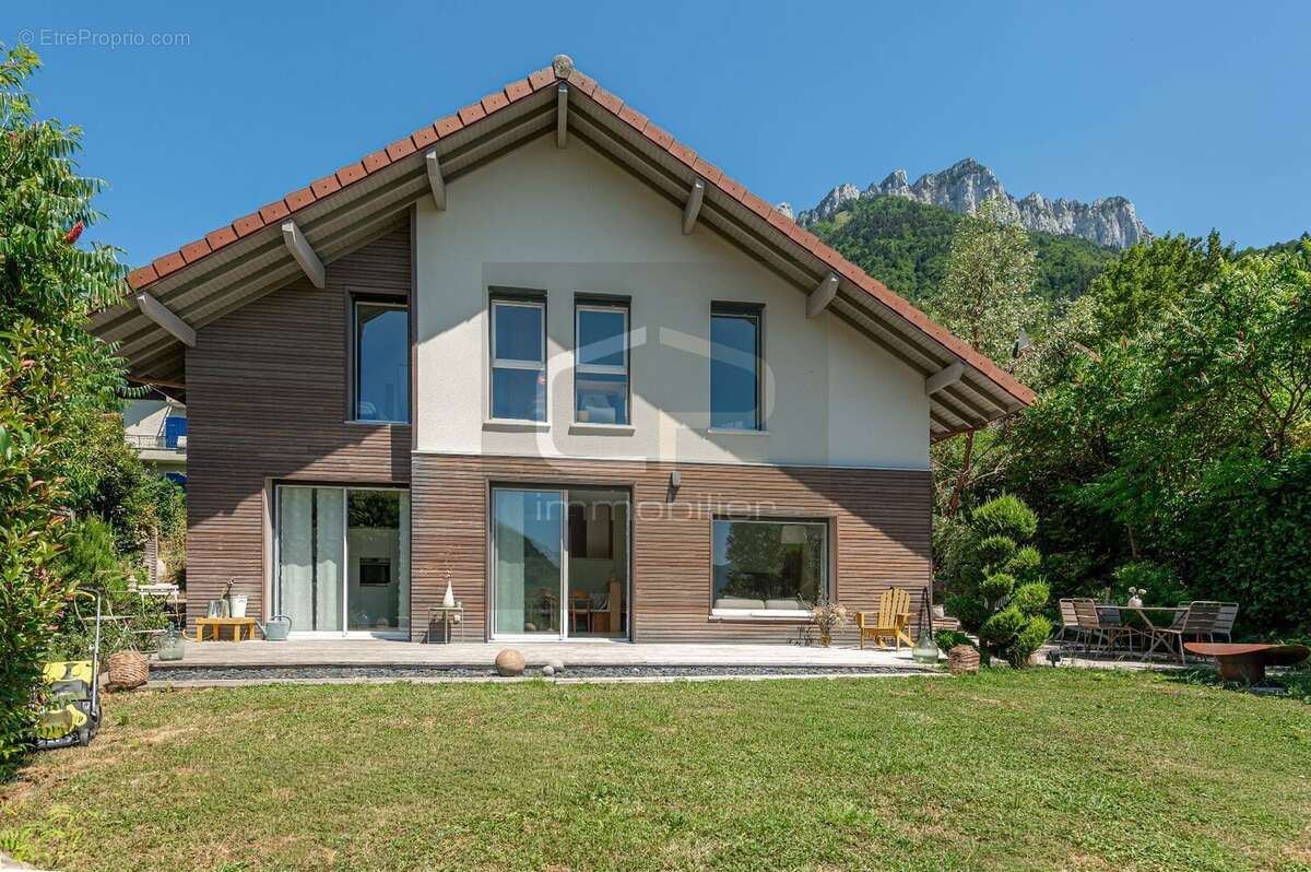 Villa contemporaine d'exception à Bluffy  Vue lac d'Annecy  Élégance, prestations haut de gamme et environnement privilégié - photo 3