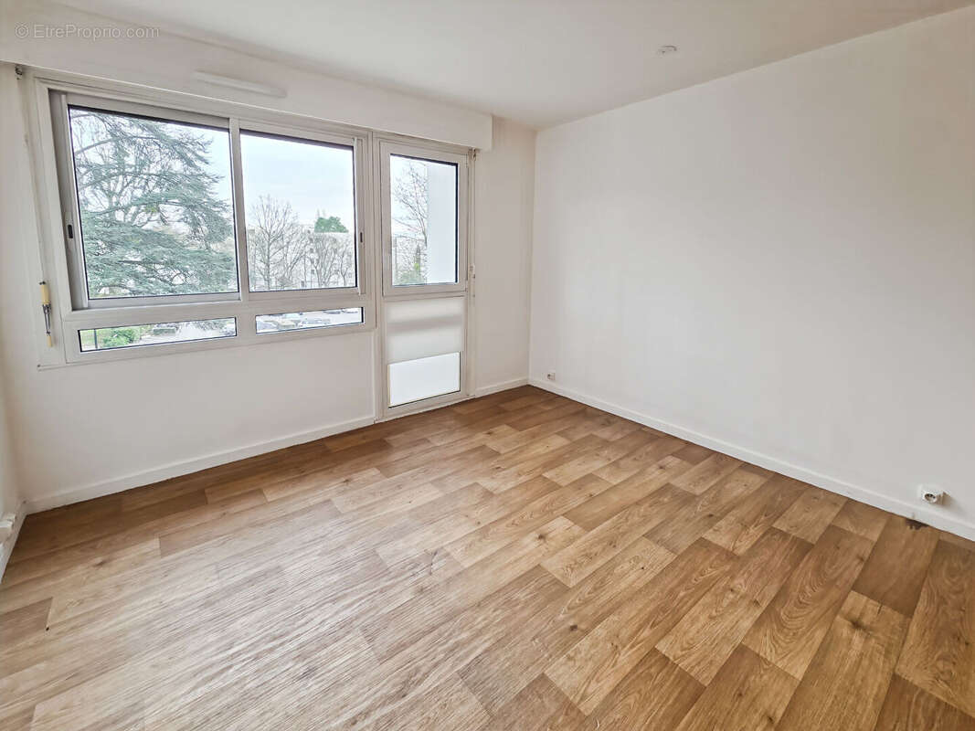 Appartement à VERRIERES-LE-BUISSON