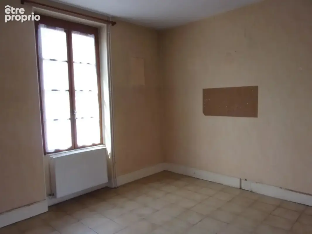 Yzeure, sur 731 m² Maison d'env. 110 m² habitables, à rénover - photo 4