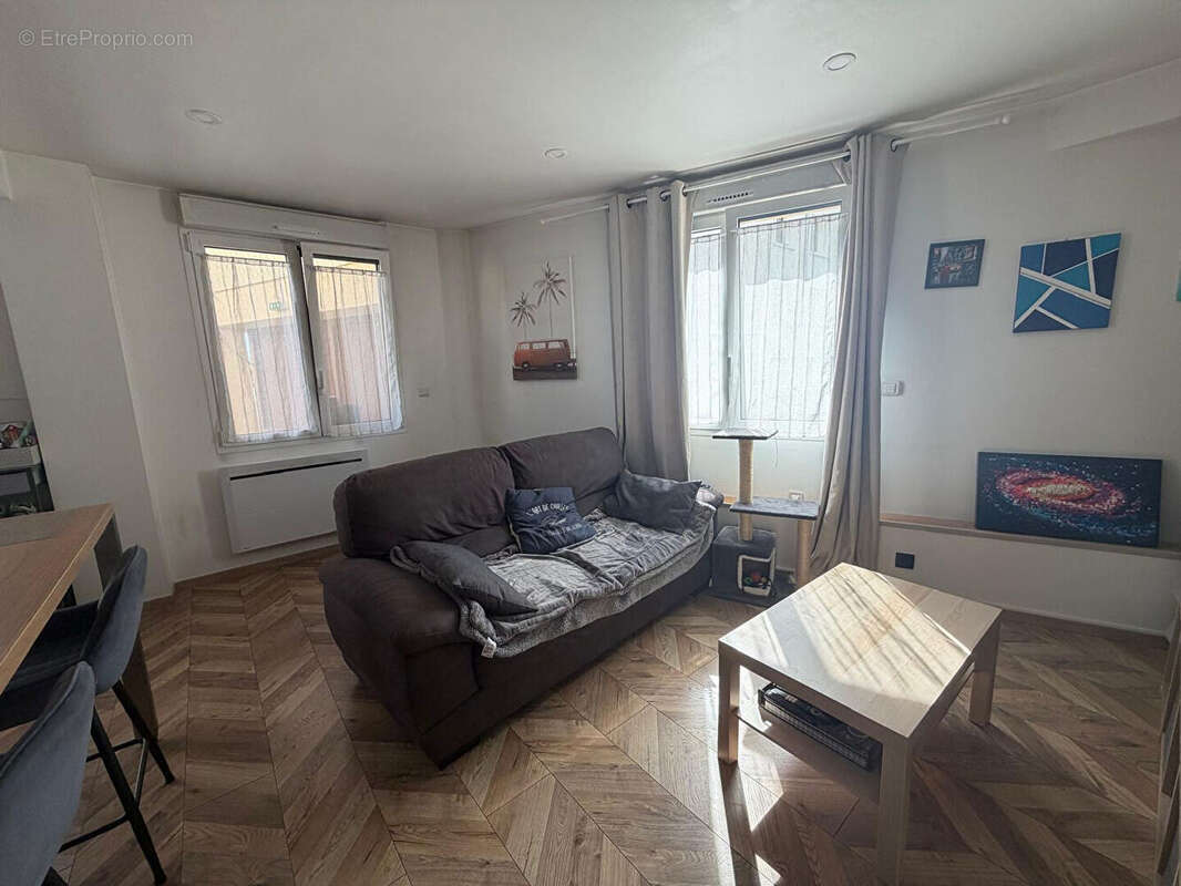 Appartement à LINAS