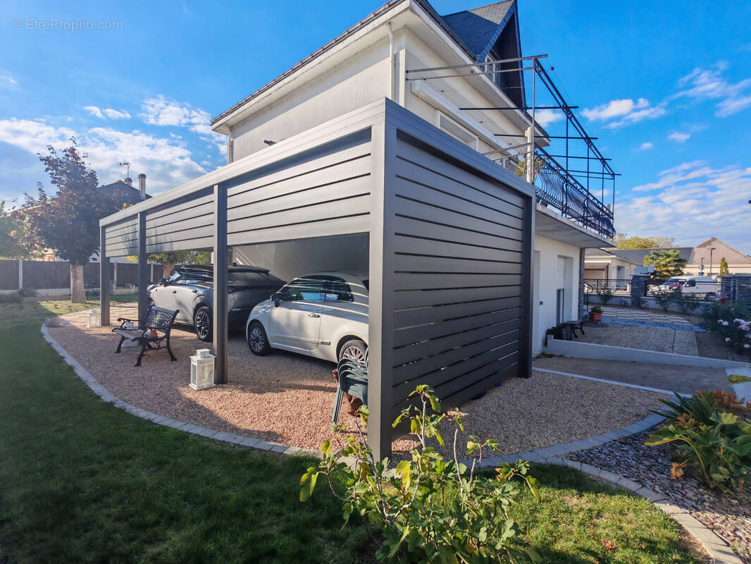 Maison à SAINT-GEREON