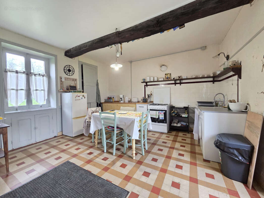 Maison à SAIL-LES-BAINS