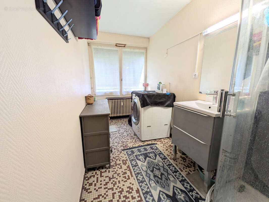 Appartement à CHENOVE