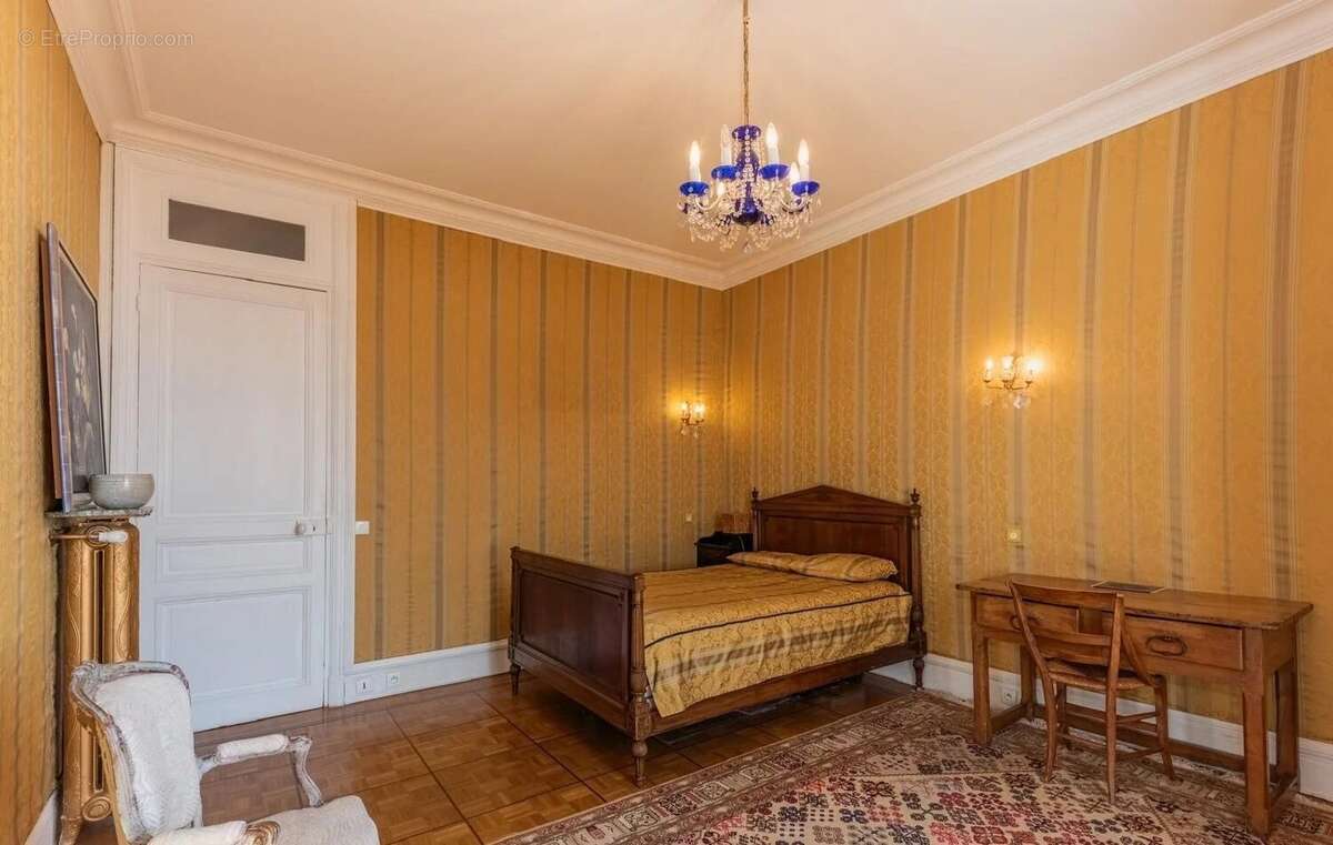 Cannes bourgeois dernier etage 3 pièces - photo 14