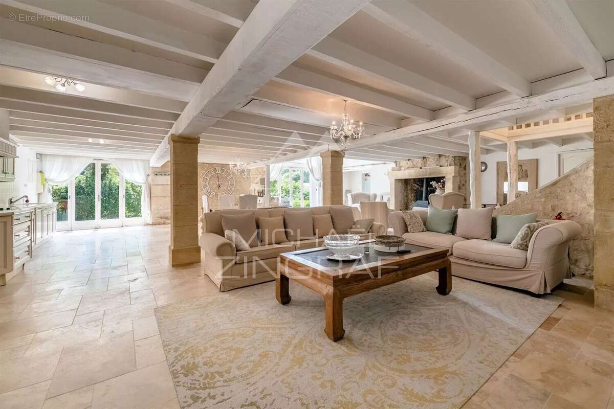 Maison à MAUZENS-ET-MIREMONT