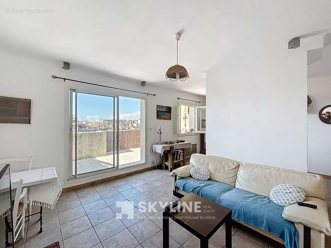 Appartement à MARSEILLE-4E