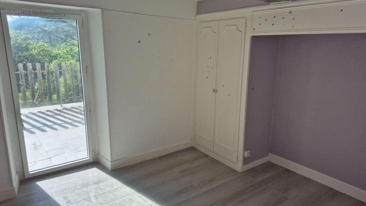 Maison à BESSUEJOULS