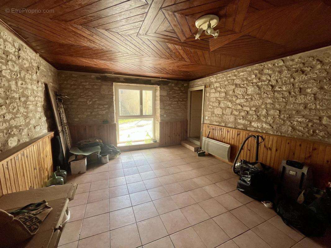 Maison à CASTELNAU-MONTRATIER