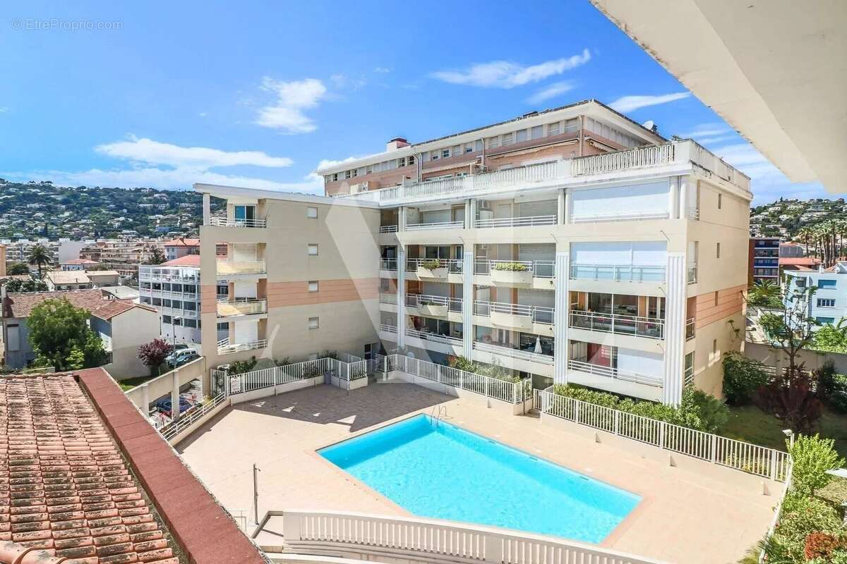 Appartement à VALLAURIS