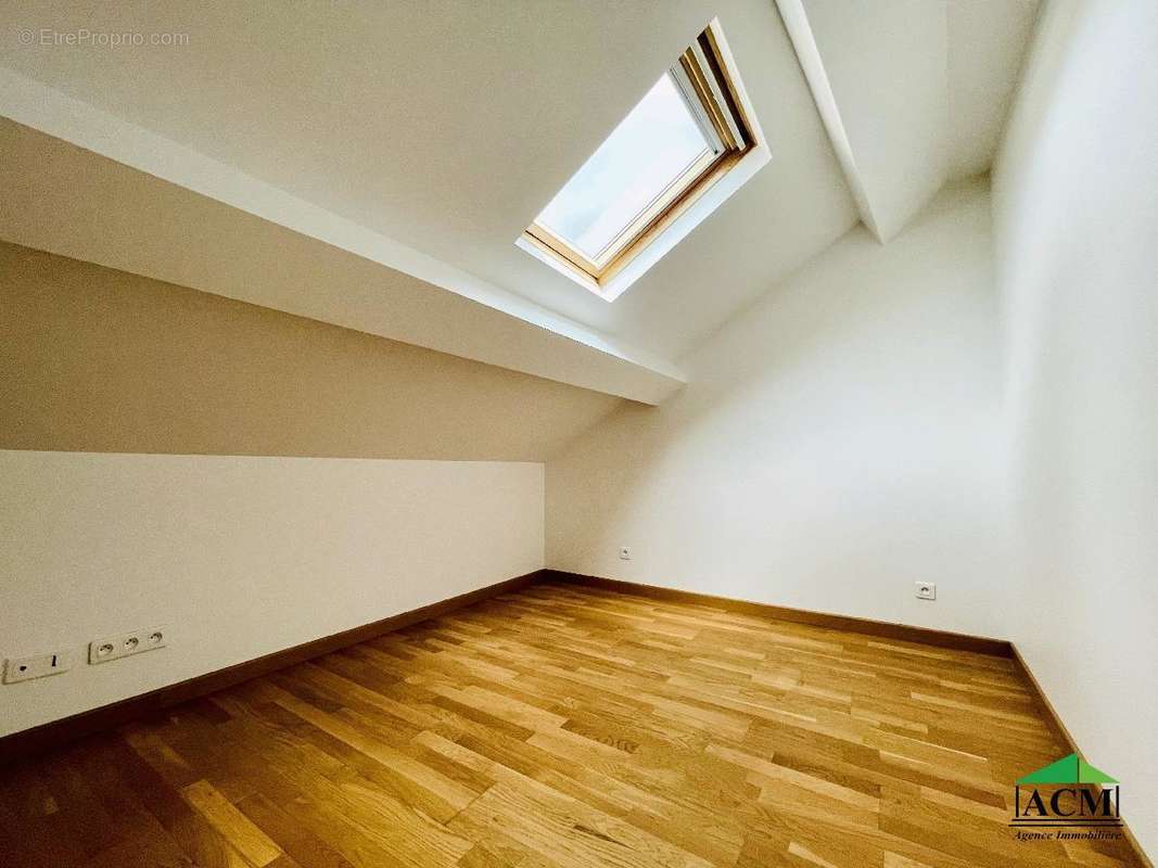 Maison à MERY-SUR-OISE