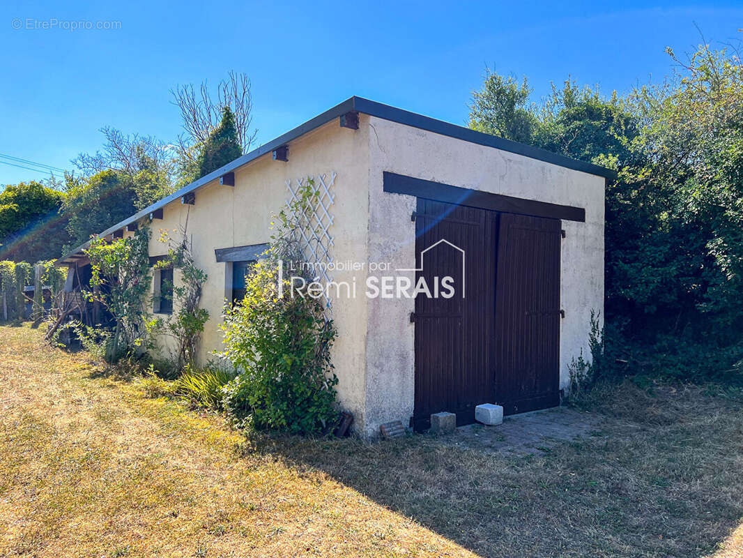Pavillon de plain-pied avec sous-sol total, garage indépendant et aucun vis-à-vis ! - photo 15