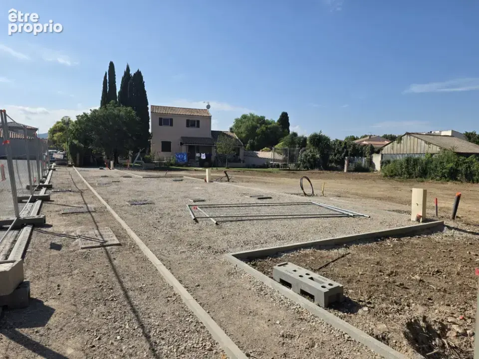Terrain 270 m² à La Crau  - photo 2