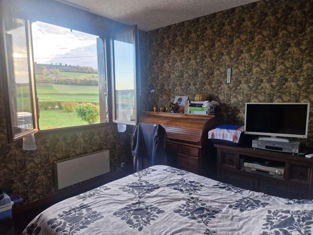 Photo 6 - Maison à BELLENAVES