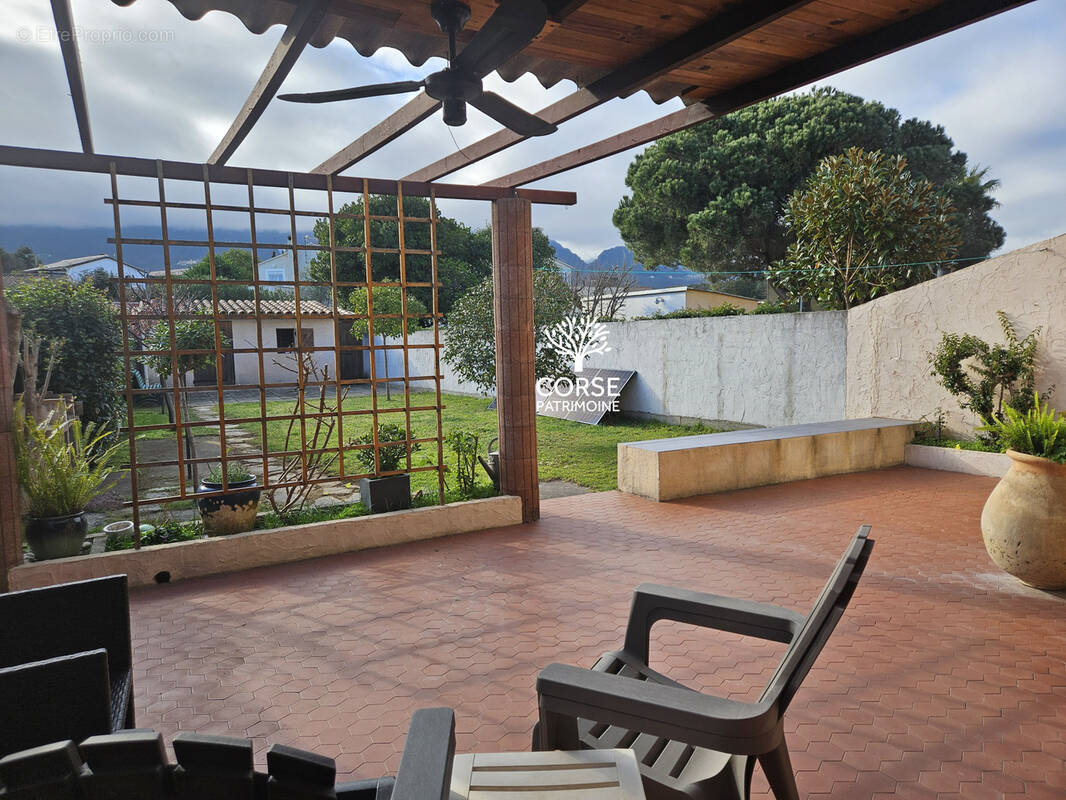 Maison à SANTA-MARIA-POGGIO