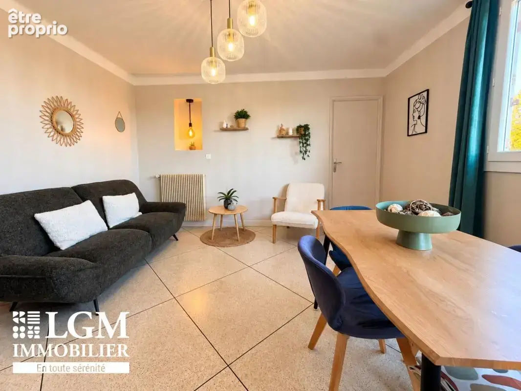 Appartement À Vendre type 4 avec cave - photo 2