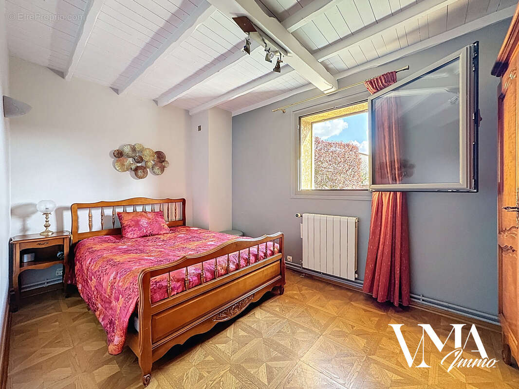 Maison à NEUVILLE-SUR-SAONE