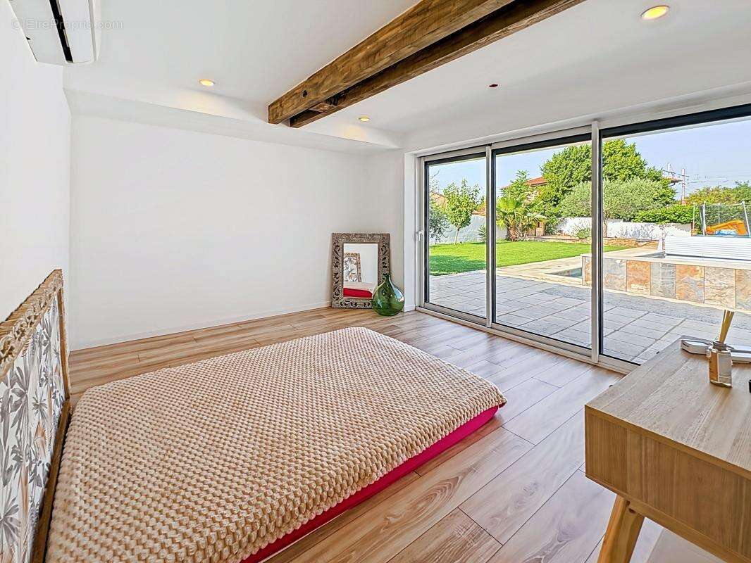 Maison rénovée de plain-pied avec piscine - 4 chambres - Livron-sur-Drôme - photo 12