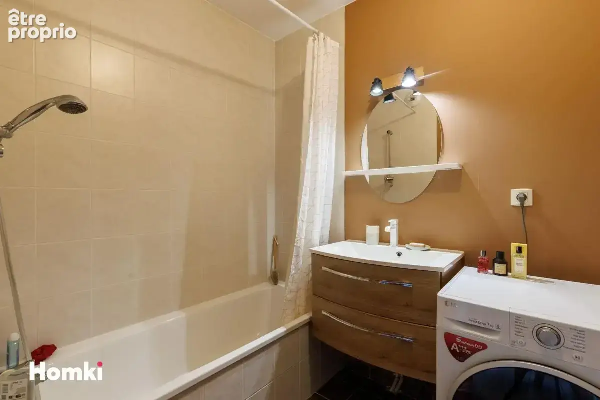 Appartement T3 de 73 m² - LYON 8 - PLACE GÉNÉRAL ANDRÉ - photo 5