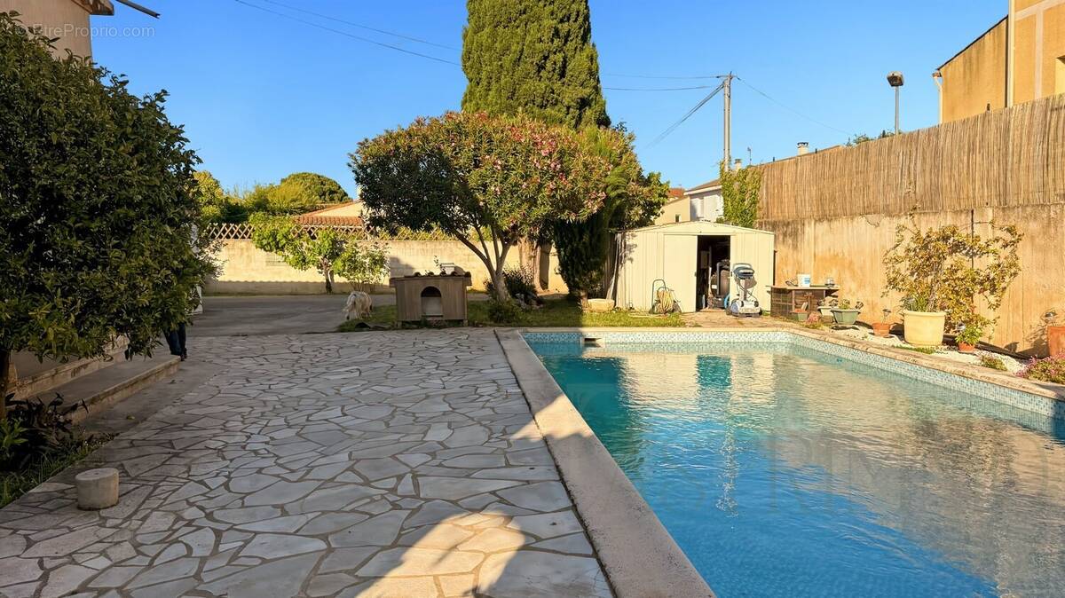 Maison à MAUGUIO