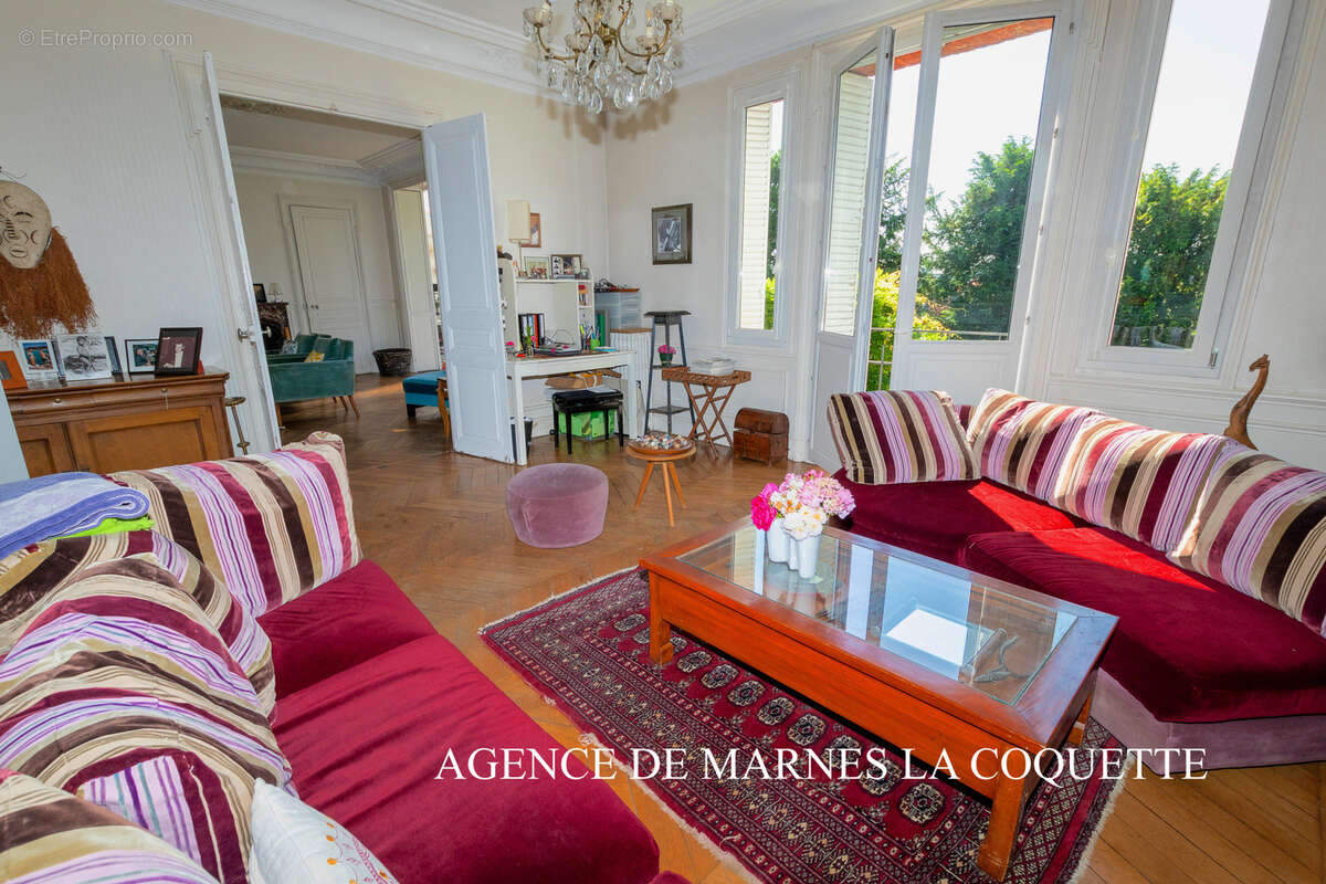 Maison à VILLE-D'AVRAY