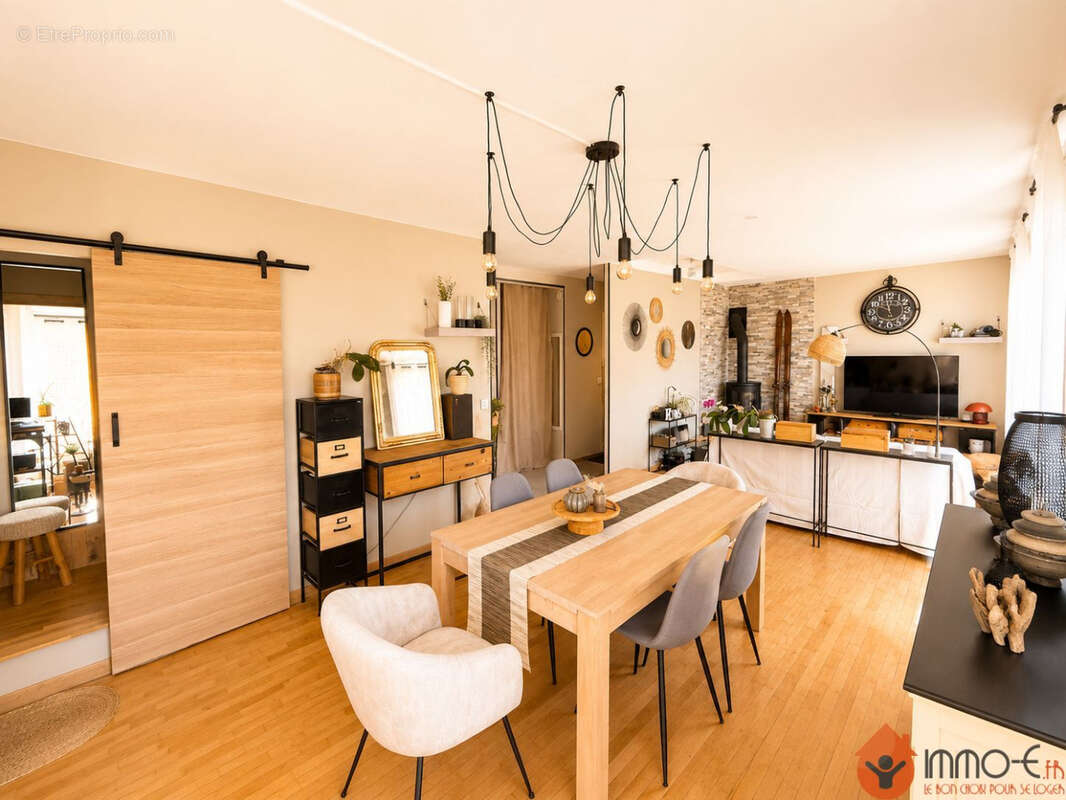 Maison 160 m² à Esbly  - photo 2