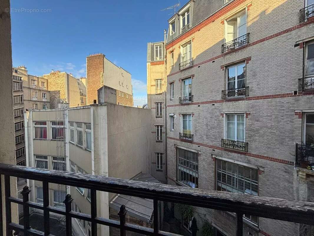 Appartement à PARIS-11E