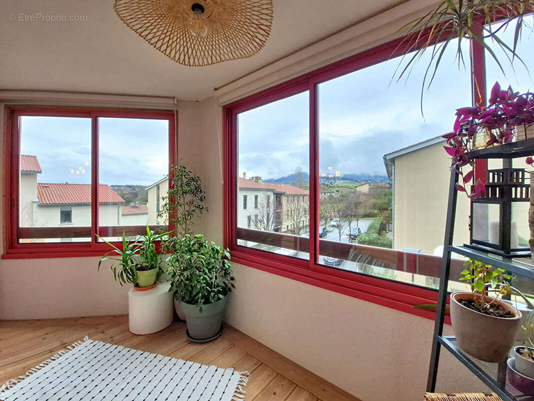 Appartement à MORNANT