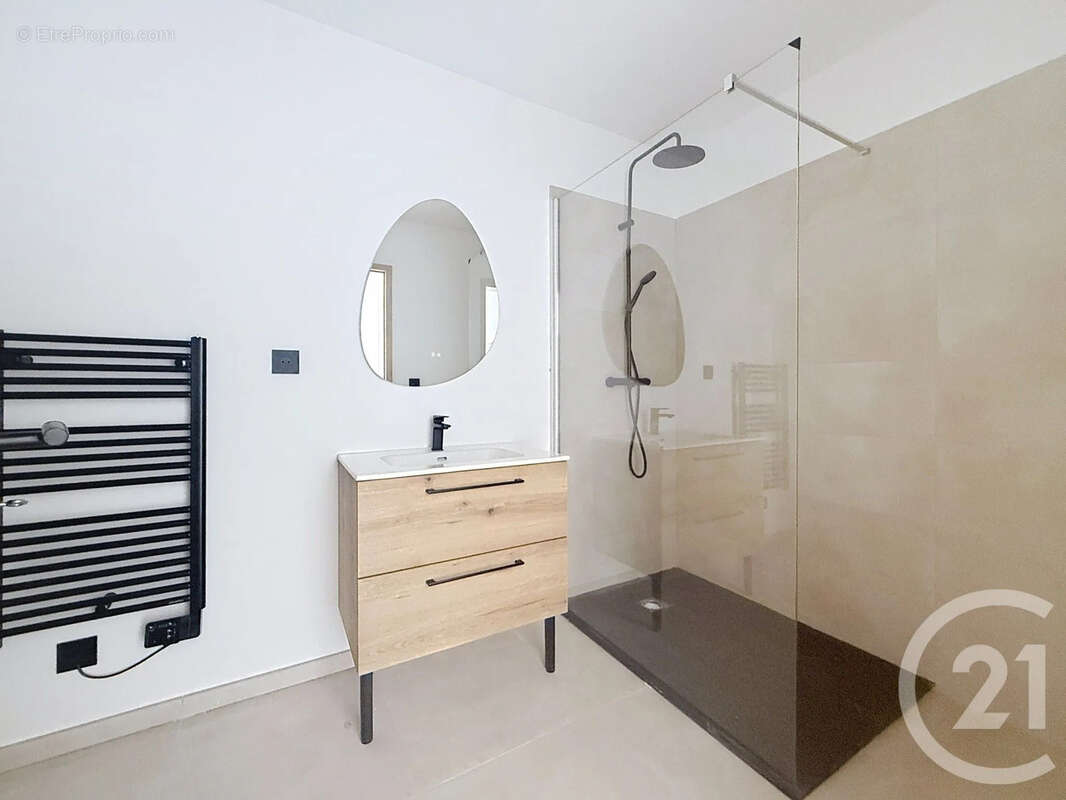 Appartement 62 m² à Santa-Lucia-Di-Moriani  - photo 2