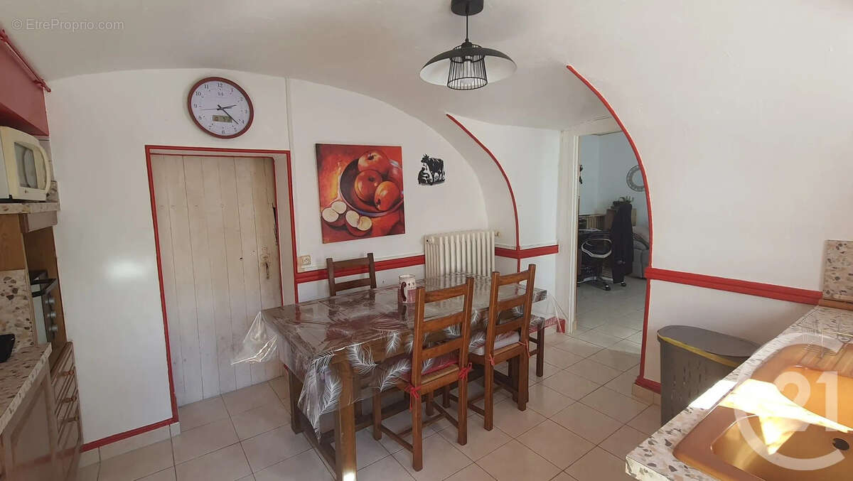 Maison à OUROUX-EN-MORVAN