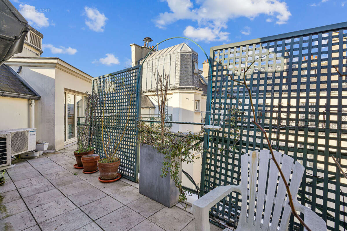 Appartement à PARIS-17E