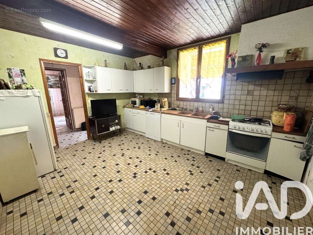Photo 3 - Maison à SAINT-GENEST-D'AMBIERE
