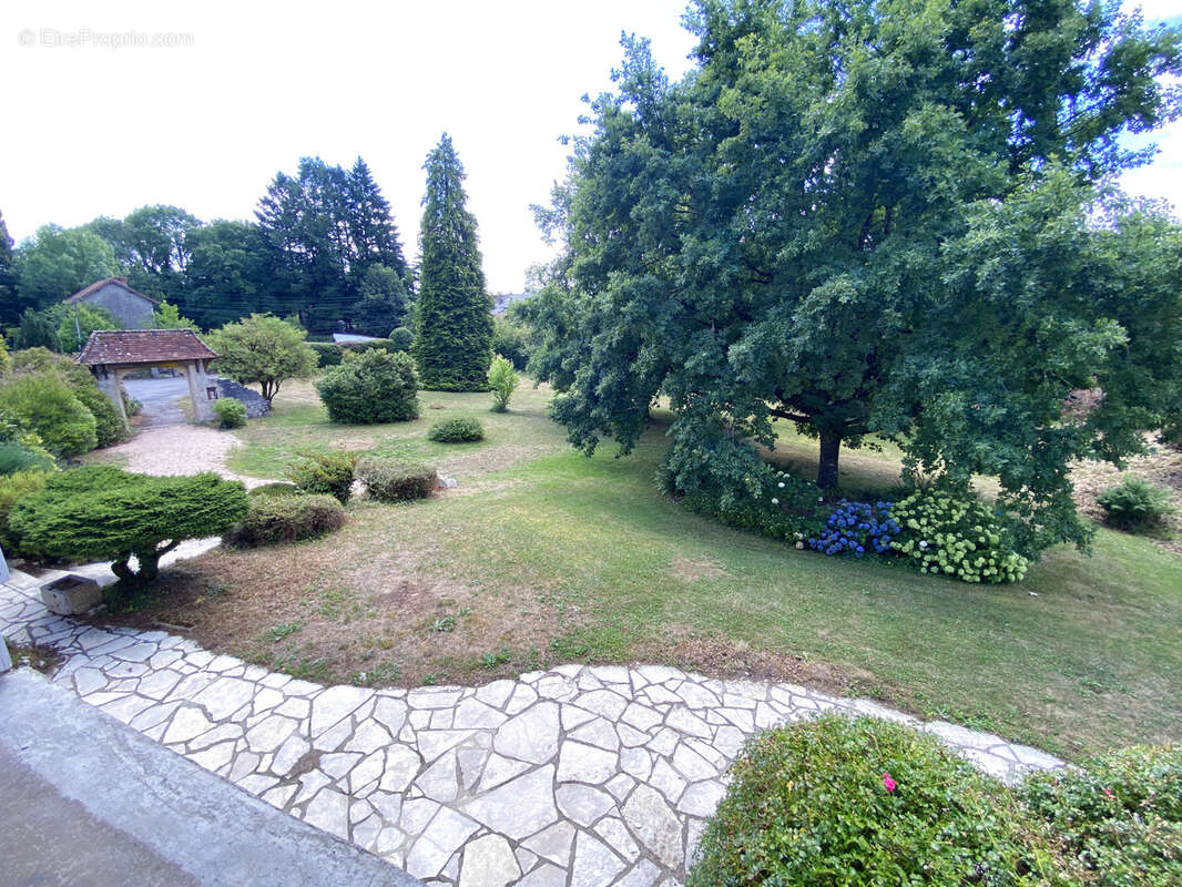 Maison à LATRONQUIERE