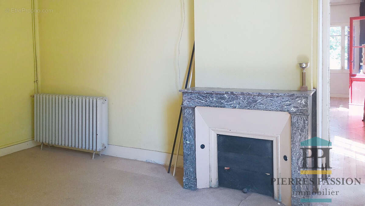 Maison à SAINT-PIERRE-D'AURILLAC