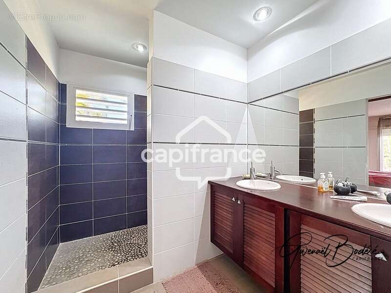 Maison à PETIT-BOURG