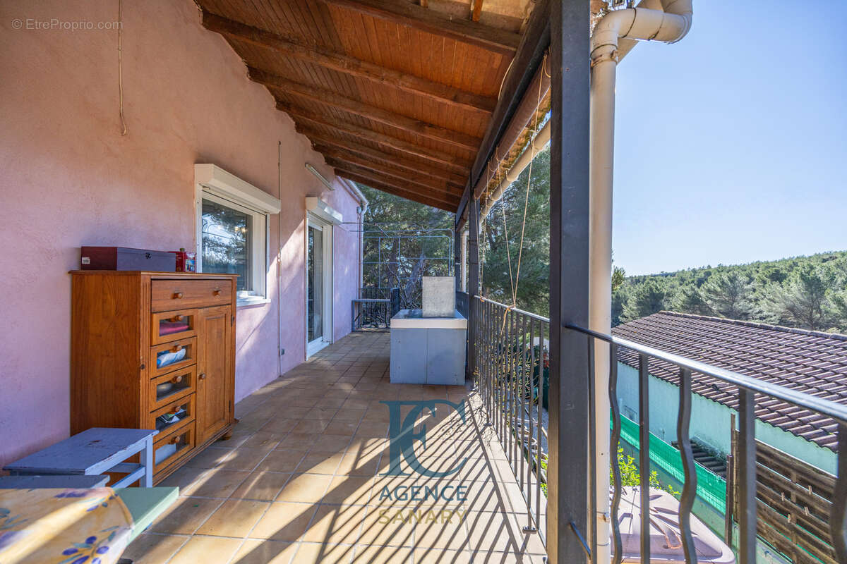 Maison à LE CASTELLET