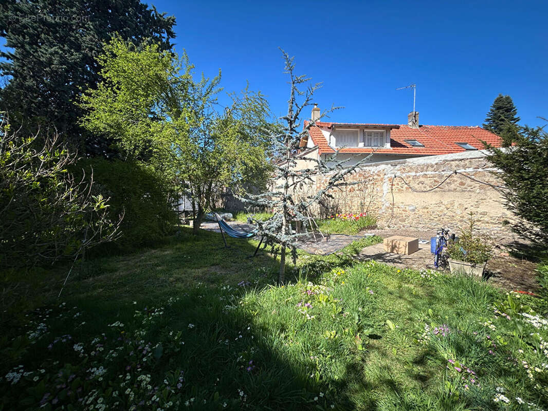 Maison à NERIS-LES-BAINS