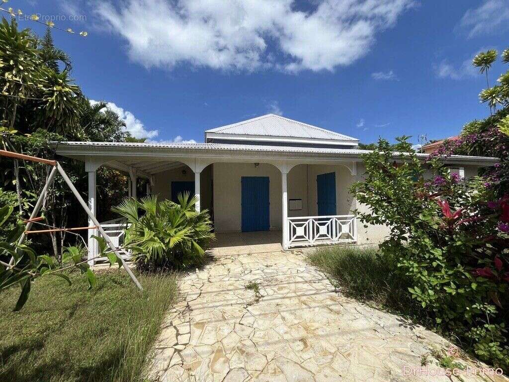 Maison à BAIE-MAHAULT