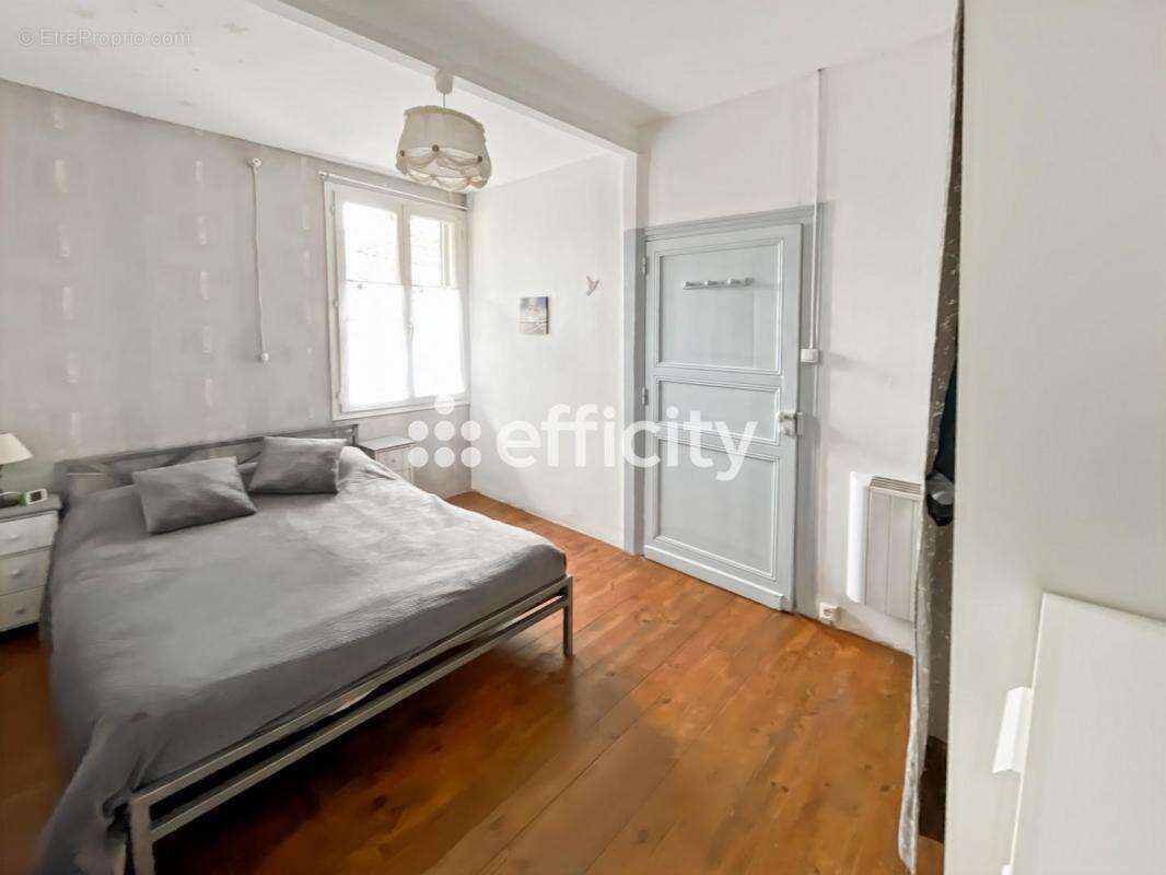 Maison à SAINT-CERNIN-DE-LABARDE