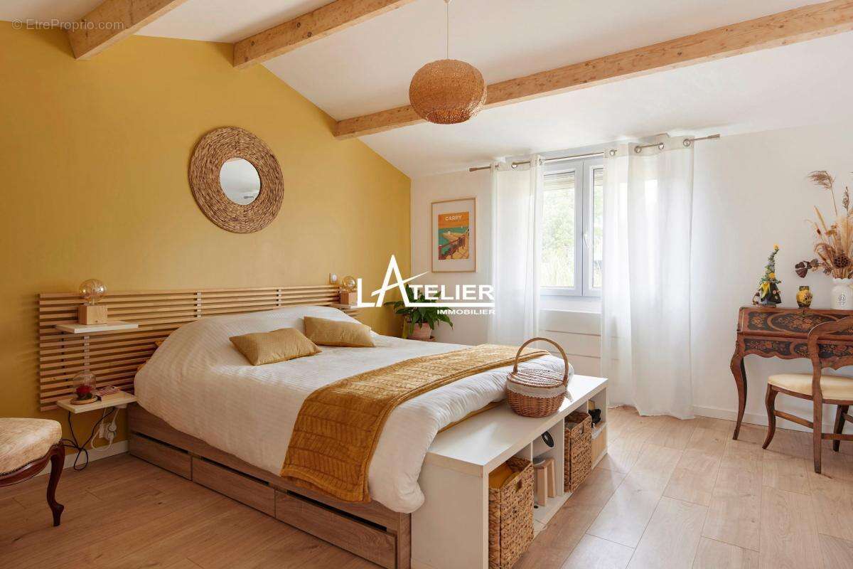 Maison rénovée - 5 chambres - Vie de plain-pied au calme - photo 9