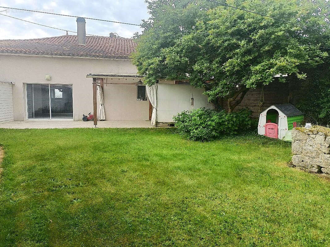 Maison à MENOMBLET
