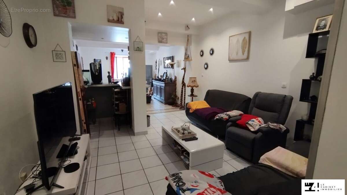 Maison à MONTBRUN-BOCAGE