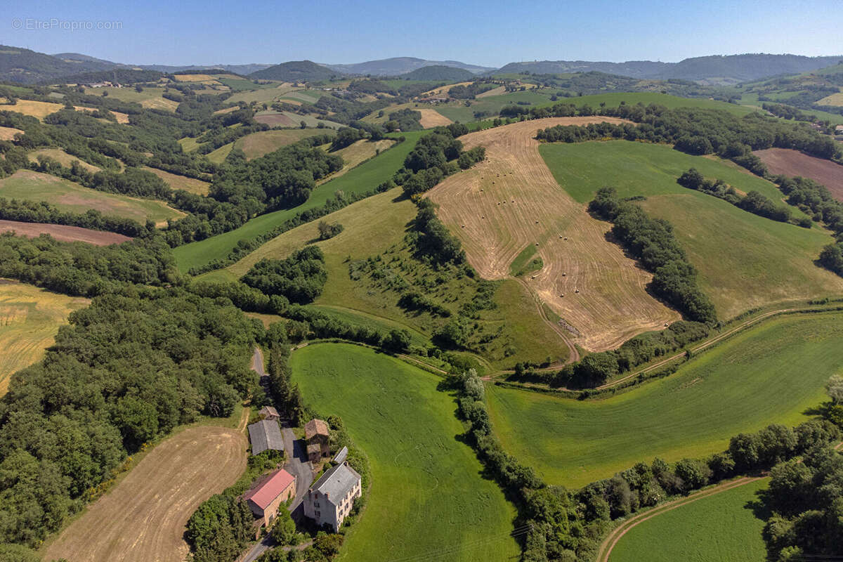 Hameau Privé en Sud-Aveyron : Un Domaine, Mille Possibilités - photo 15
