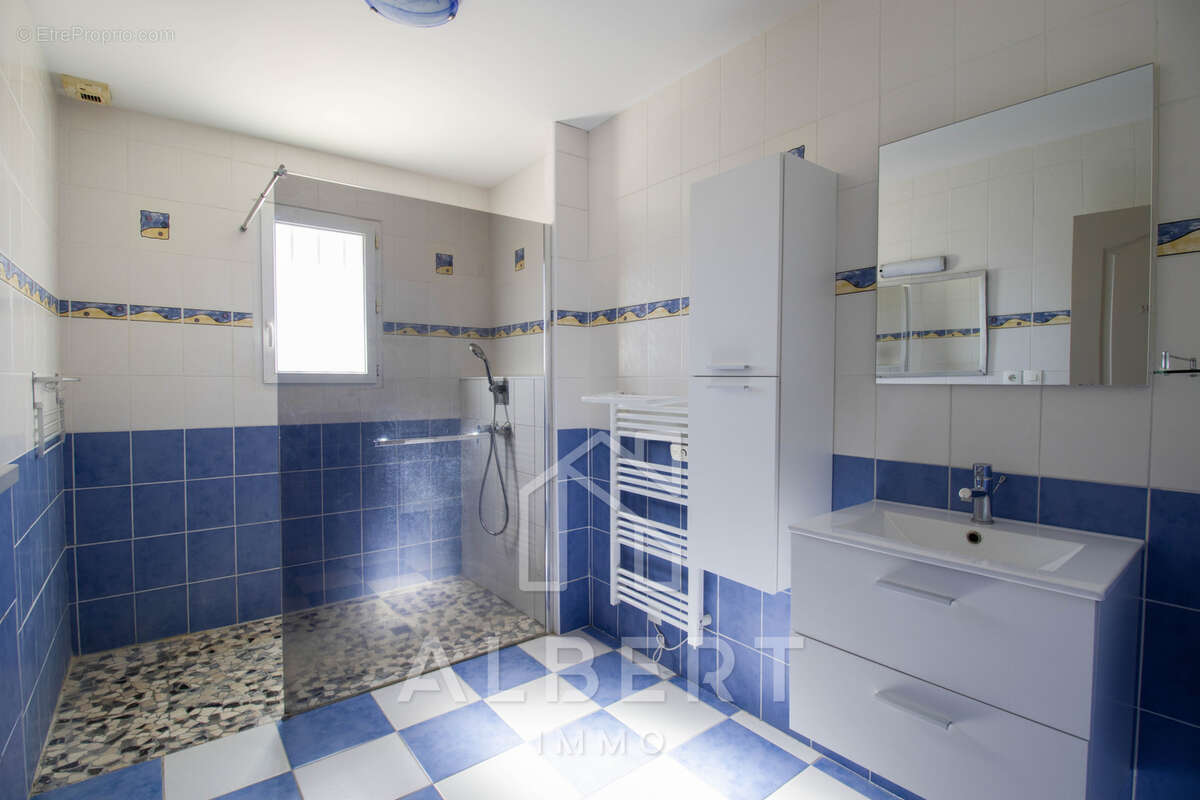 Maison à LONGUE-JUMELLES