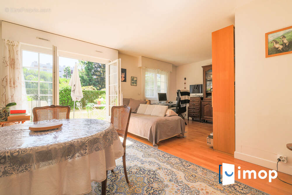 Appartement à LE PLESSIS-ROBINSON