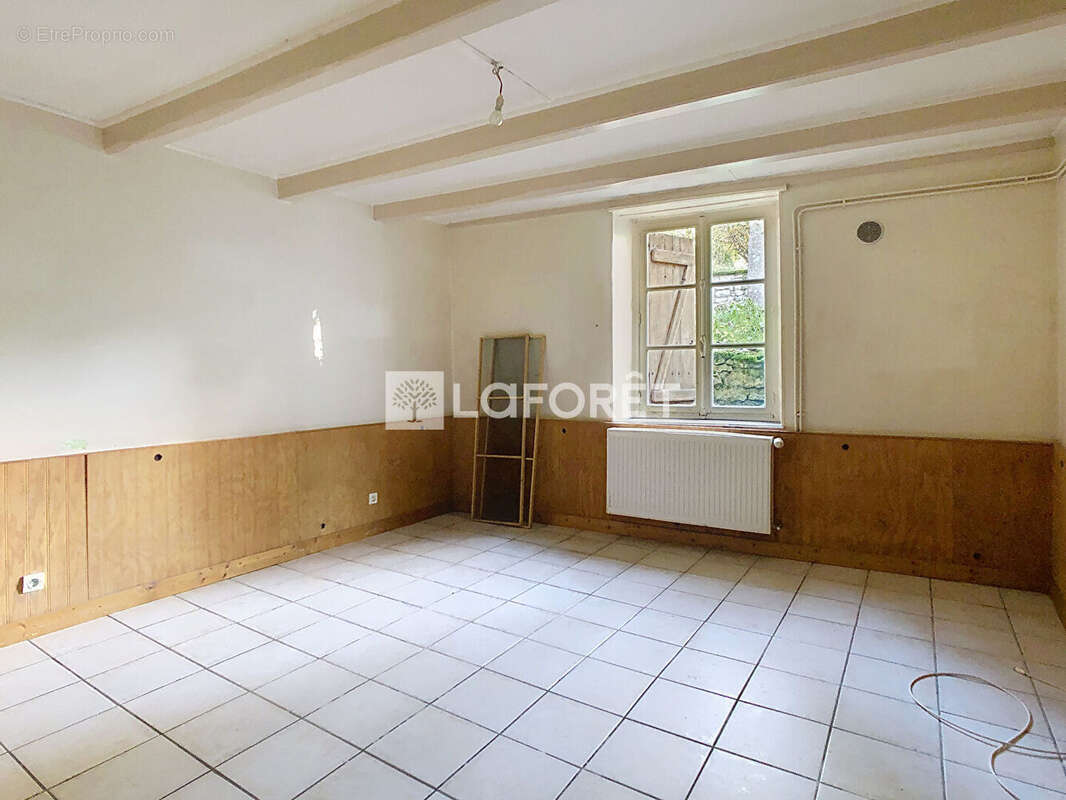 Maison à MONTOT-SUR-ROGNON